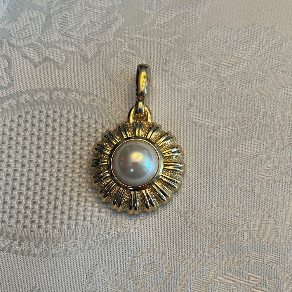 Burberry Elegant Gold and Pearl Pendant